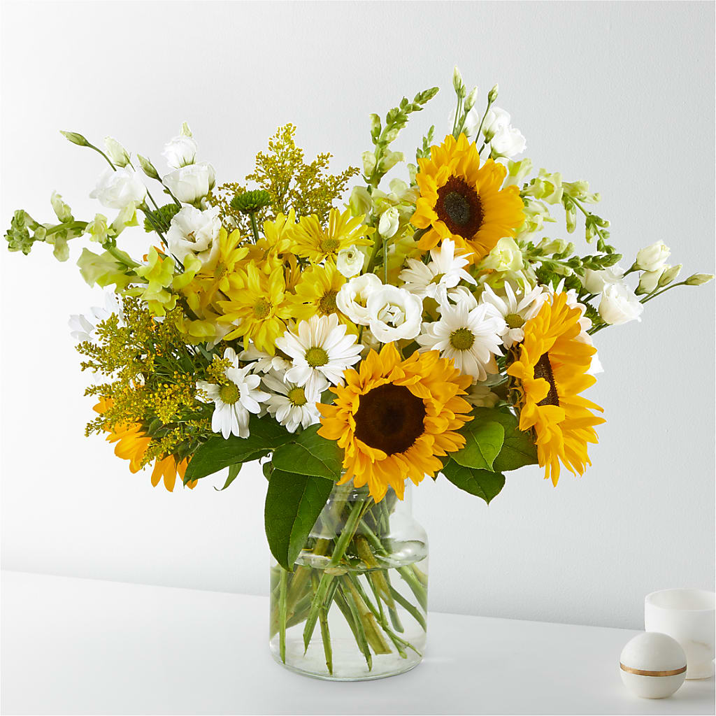 Hello Sunshine Bouquet – Althoff Floral, Cannon Falls MN
