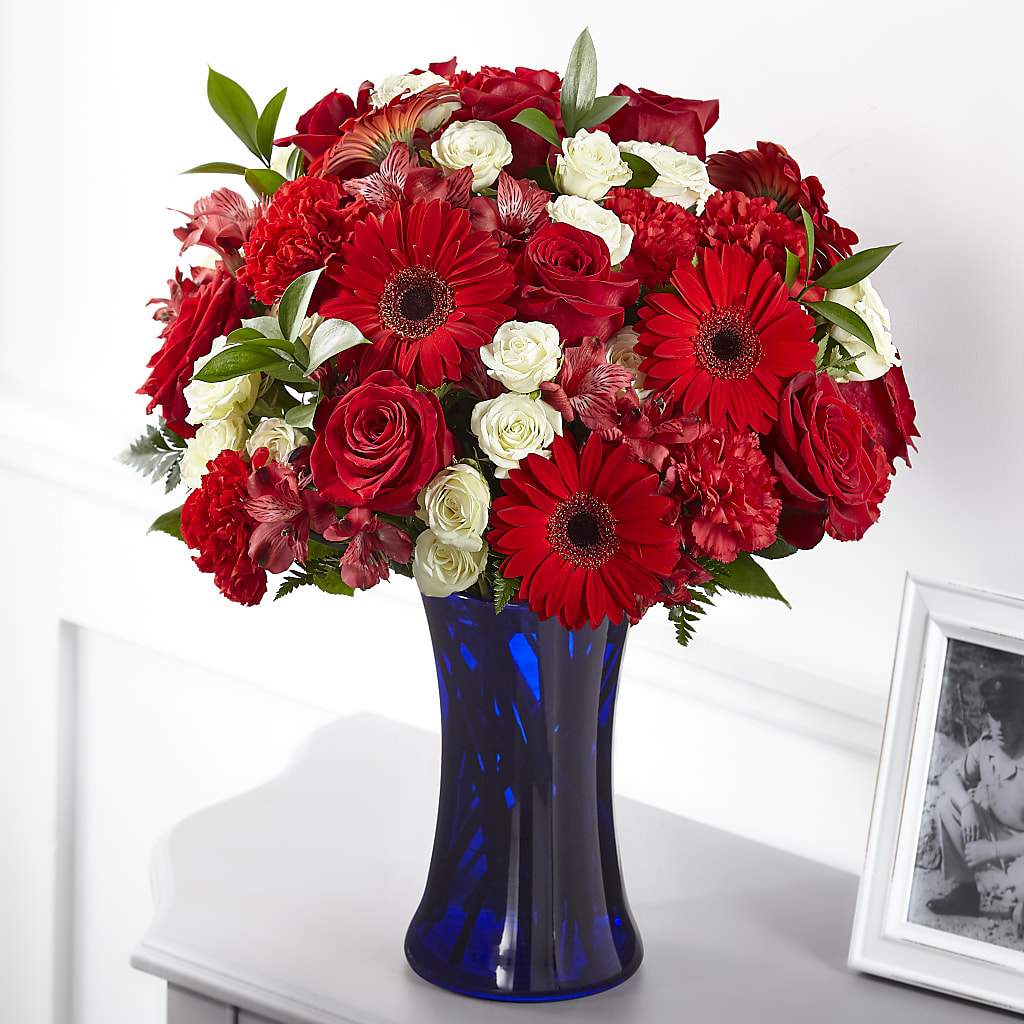 Hearts Embrace Bouquet – Althoff Floral, Cannon Falls MN