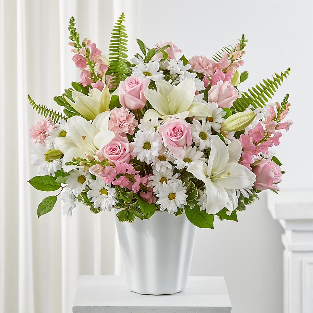 Soft Touch Tabletop Basket – Althoff Floral, Cannon Falls MN