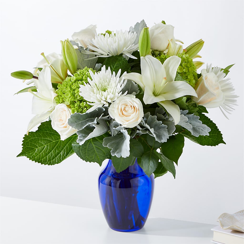 Snowy Dreams Bouquet – Althoff Floral, Cannon Falls MN