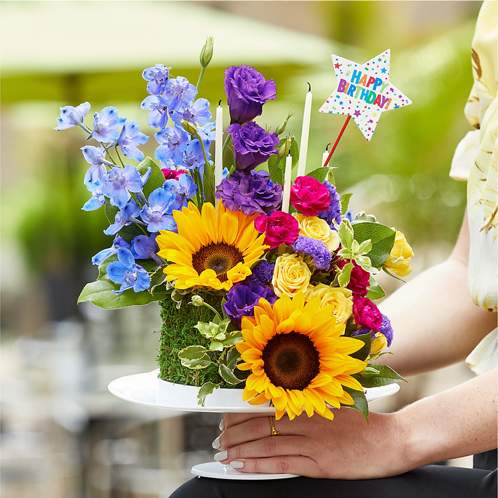 Star of the Day Floral Cake –  Althoff Floral, Cannon Falls MN