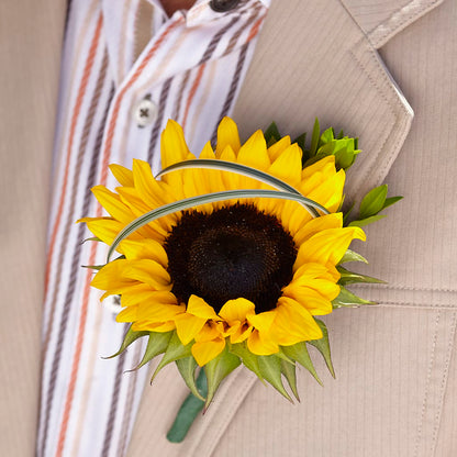 Free Spirit Boutonniere –  Althoff Floral, Cannon Falls MN